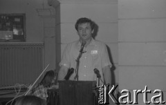Czerwiec 1981, Warszawa, Polska.
I Walne Zebranie Delegatów NSZZ „Solidarność” Regionu Mazowsze w gmachu Politechniki Warszawskiej - przemówienie Zbigniewa Bujaka.
Fot. NN, zbiory Ośrodka KARTA/Independent Polish Agency (IPA) przekazał Józef Lebenbaum