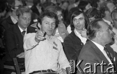 Czerwiec 1981, Warszawa, Polska.
I Walne Zebranie Delegatów NSZZ „Solidarność” Regionu Mazowsze w gmachu Politechniki Warszawskiej. Na pierwszym planie Henryk Wujec, obok Jan Łojak.
Fot. NN, zbiory Ośrodka KARTA/Independent Polish Agency (IPA) przekazał Józef Lebenbaum