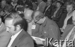 Czerwiec 1981, Warszawa, Polska.
I Walne Zebranie Delegatów NSZZ „Solidarność” Regionu Mazowsze w gmachu Politechniki Warszawskiej. Uczestnicy zgromadzenia, m.in. Tadeusz Kłopotowski i Seweryn Jaworski.
Fot. NN, zbiory Ośrodka KARTA/Independent Polish Agency (IPA) przekazał Józef Lebenbaum