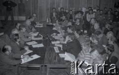 6-8.01.1981, Ustrzyki Dolne, Polska. 
Sala konferencyjna Urzędu Miasta i Gminy. Rozmowy komisji rządowej ze strajkującymi rolnikami.
Fot. Lech Ścibor-Rylski, zbiory Ośrodka KARTA/Independent Polish Agency (IPA) przekazał Józef Lebenbaum