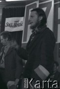 Przed 12.01.1981, Ustrzyki Dolne, Polska.
Strajk okupacyjny rolników w sali konferencyjnej Urzędu Miasta i Gminy. Na pierwszym planie Wieńczysław Nowacki, w głębi Jan Kozłowski.
Fot. Lech Ścibor-Rylski, zbiory Ośrodka KARTA/Independent Polish Agency (IPA) przekazał Józef Lebenbaum