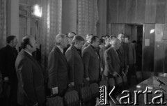 6-8.01.1981, Ustrzyki Dolne, Polska. 
Sala konferencyjna Urzędu Miasta i Gminy. Rozmowy komisji rządowej ze strajkującymi rolnikami, na zdjęciu uczestnicy rozmów.
Fot. Lech Ścibor-Rylski, zbiory Ośrodka KARTA/Independent Polish Agency (IPA) przekazał Józef Lebenbaum