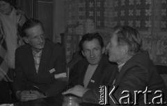 Przed 12.01.1981, Ustrzyki Dolne, Polska.
Strajk okupacyjny rolników w sali konferencyjnej Urzędu Miasta i Gminy. Uczestnicy strajku.
Fot. Lech Ścibor-Rylski, zbiory Ośrodka KARTA/Independent Polish Agency (IPA) przekazał Józef Lebenbaum