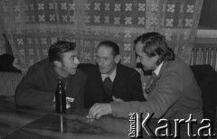 Przed 12.01.1981, Ustrzyki Dolne, Polska.
Strajk okupacyjny rolników w sali konferencyjnej Urzędu Miasta i Gminy. Uczestnicy strajku.
Fot. Lech Ścibor-Rylski, zbiory Ośrodka KARTA/Independent Polish Agency (IPA) przekazał Józef Lebenbaum