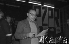 Przed 12.01.1981, Ustrzyki Dolne, Polska.
Strajk okupacyjny rolników w sali konferencyjnej Urzędu Miasta i Gminy. Na zdjęciu Henryk Bąk.
Fot. Lech Ścibor-Rylski, zbiory Ośrodka KARTA/Independent Polish Agency (IPA) przekazał Józef Lebenbaum
