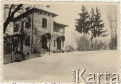 Luty 1940, Ocniţa, Rumunia.
Polscy uchodźcy w Rumunii podczas II wojny światowej. Willa 