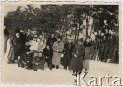 15.01.1940, Ocnele Mari, Rumunia.
Polscy uchodźcy w Rumunii podczas II wojny światowej. Chór obozowy Stanisława Wisłockiego. 
Fot. NN, zbiory Ośrodka KARTA, udostępnił Tadeusz Deszkiewicz