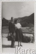 Lipiec 1942, Campulung Muscel, Rumunia.
Polscy uchodźcy w Rumunii podczas II wojny światowej. Kolonie letnie dla polskich studentów - Stanisław Wisłocki i Olga Mikulska.
Fot. NN, zbiory Ośrodka KARTA, udostępnił Tadeusz Deszkiewicz