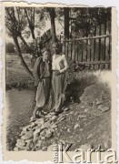 Lipiec 1943, Campulung Muscel, Rumunia.
Polscy uchodźcy w Rumunii podczas II wojny światowej. Kolonie letnie dla polskich studentów. Stanisław Wisłocki i Erwin Steiner.
Fot. NN, zbiory Ośrodka KARTA, udostępnił Tadeusz Deszkiewicz