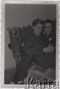 Jesień 1943, Bukareszt, Rumunia.
Polscy uchodźcy w Rumunii podczas II wojny światowej. Stanisław Wisłocki na weselu Filipowiczów.
Fot. NN, zbiory Ośrodka KARTA, udostępnił Tadeusz Deszkiewicz
