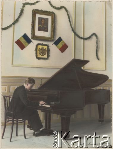 18.03 1942, Timisoara, Rumunia.
Polscy uchodźcy w Rumunii podczas II wojny światowej. Stanisław Wisłocki podczas recitalu fortepianowego.
Fot. NN, zbiory Ośrodka KARTA, udostępnił Tadeusz Deszkiewicz