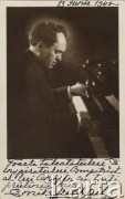 19.06.1942, Timisoara, Rumunia.
Zdjęcie portretowe Emila Michaila z dedykacją dla Stanisława Wisłockiego.
Fot. NN, zbiory Ośrodka KARTA, udostępnił Tadeusz Deszkiewicz