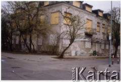 Wiosna 2012, Warszawa, Polska.
Dzielnica Praga-Południe, budynek dawnej biblioteki na skrzyżowaniu ulic Krypskiej i Igańskiej.
Fot. Elżbieta Jędrych-Pordes, zbiory Ośrodka KARTA.
