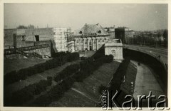 Wiosna 1971, Warszawa, Polska.
Stare Miasto, widok na Pałac pod Blachą i fragment Trasy W-Z.
Fot. Elżbieta Jędrych-Pordes, zbiory Ośrodka KARTA.