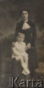 1913-1914, Rosja.
Paula Ewerman z synem Benkiem.
Fot. NN, zbiory Ośrodka KARTA, album Wacława Skorupskiego udostępniła Agata Witerska