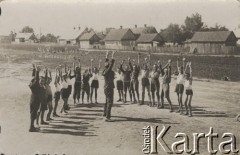 1934, Brześć nad Bugiem, Polska.
Gimnastyka uczniów V klasy Szkoły Powszechnej nr 5.
Fot. NN, zbiory Ośrodka KARTA, album rodziny Skorupskich udostępniła Agata Witerska