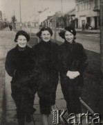 Listopad 1934, Brześć nad Bugiem, Polska.
Irena Skorupska (z lewej) z przyjaciółkami na spacerze.
Fot. NN, zbiory Ośrodka KARTA, album Ireny Skorupskiej udostępniła Agata Witerska
