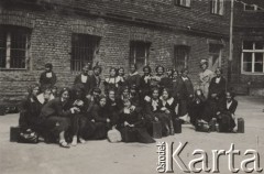 1934, Warszawa, Polska.
Uczennice z Brześcia nad Bugiem podczas wycieczki, wśród nich Irena Skorupska.
Fot. NN, zbiory Ośrodka KARTA, album Ireny Skorupskiej udostępniła Agata Witerska