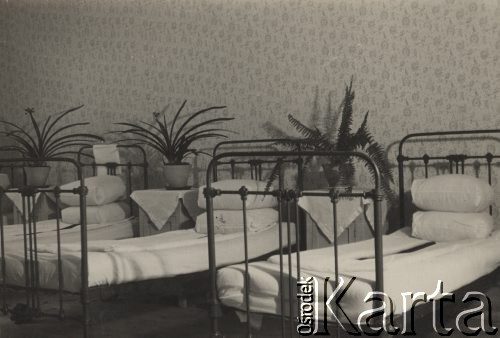 Lata 50-te, Brześć, Białoruska SRR, ZSRR
Sala w Szpitalu Zakaźnym.
Fot. NN, zbiory Ośrodka KARTA, album Ireny Skorupskiej udostępniła Agata Witerska