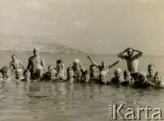 28.06.1940, Samekh, Palestyna.
Żołnierze Brygady Strzelców Karpackich kąpią się w jeziorze Genezaret. Oryginalny podpis z tyłu fotografii: 