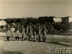 02.08.1940, Latrun, Palestyna.
Żołnierze Brygady Strzelców Karpackich, w tle klasztor Trapistów.
Fot. Czesław Dobrecki, zbiory Ośrodka KARTA, Pogotowie Archiwalne [PAF_015], przekazał Krzysztof Dobrecki