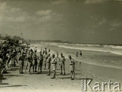 Lipiec 1940, Tel-Aviv, Palestyna.
Żołnierze Samodzielnej Brygady Strzelców Karpackich na plaży.
Fot. Czesław Dobrecki, zbiory Ośrodka KARTA, Pogotowie Archiwalne [PAF_015], przekazał Krzysztof Dobrecki