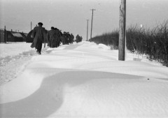 Luty 1947, Wielka Brytania.
Żołnierze 2 Korpusu Polskiego, w tle blaszane baraki mieszkalne, tzw. 