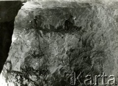 Czerwiec 1937, Stebnik, pow. Dobromil, woj. Lwów, Polska.
Kopalnia soli, górnicy podczas pracy w komorze.
Fot. NN, zbiory Ośrodka KARTA, Pogotowie Archiwalne [PAF_008], udostępnił Michał Witt