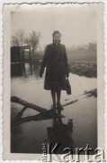 2.02.1941, Mława, Niemcy.
Ukrainka pracująca u krawca volksdojcza.
Fot. NN, zbiory Ośrodka KARTA, Pogotowie Archiwalne [PAF_051], udostępniła Barbara Zacharko