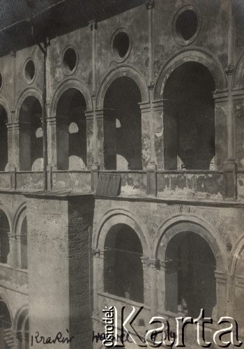 1909, Kraków, Austro-Węgry.
Wawel, fotografia z albumu Zofii i Tadeusza Rittnerów ze zdjęciami amatorskimi robionymi przez nich.
Fot. Zofia lub Tadeusz Rittner, zbiory Ośrodka KARTA, udostępniła Elżbieta Sławikowska
