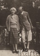 Lata 30-te, brak miejsca.
Paula Lamich-Zacharis i hr. Jan Dzieduszycki.
Fot. NN, zbiory Ośrodka KARTA, udostępniła Elżbieta Sławikowska

