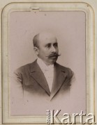 Ok. 1900, brak miejsca.
Tadeusz Sławikowski, syn profesora medycyny Antoniego Sławikowskiego z drugiego małżeństwa. 
Fot. NN, zbiory Ośrodka KARTA, udostępniła Elżbieta Sławikowska