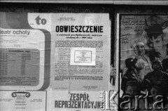 Wrzesień 1987, Warszawa, Polska.
Plakatowanie 