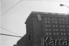 28.09.1988, Warszawa, Polska.
Róg ulic Marchlewskiego i Świerczewskiego (obecnie Jana Pawła II i Solidarności). Rozwinięty transparent 
z okazji 9 rocznicy powstania KPN.
Fot. Krzysztof Frydrych, zbiory Ośrodka KARTA, kolekcja Grup Oporu 