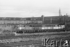 1980, Gdańsk, Polska.
Teren Stoczni Gdanskiej im. Lenina. Na murze namalowanonapis 