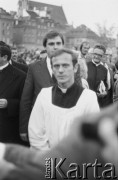 24.09.1981, Warszawa, Polska..
Ingres Prymasa Józefa Glempa. Na zdjęciu ks. Jerzy Popiełuszko i Jan Kułaj. W tle biskup krakowski Franciszek Macharski.
Fot. NN, zbiory Ośrodka KARTA, udostępnił Krzysztof Frydrych.