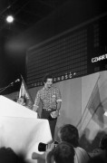 1.10.1981 r., Gdansk, Polska..
Obrady I Krajowego Zjazdu Delegatów NSZZ „Solidarnooa” w Gdansku, które odbywa3y sie w dwóch turach – od 5 do 10 wrzeonia 1981 r. oraz od 26 wrzeonia do 7 paYdziernika 1981 r. Na zdjeciu: Jan Rulewski schodzi z trybuny.
Fot. NN, zbiory Oorodka KARTA, udostepni3 Krzysztof Frydrych.