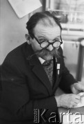 Styczeń 1981, Rzeszów, Polska..
Strajk okupacyjny rolników w siedzibie byłej WRZZ (Wojewódzka Rada Związków Zawodowych). Na zdjęciu poeta i działacz niezależnego ruchu ludowego - Władysław Szypuła.
Fot. NN, zbiory Ośrodka KARTA, udostępnił Krzysztof Frydrych.