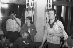 Wrzesień lub październik 1981, Gdańsk, Polska..
Konferencja prasowa BIPS (Biuro Informacji Prasowej Solidarność) podczas I Krajowego Zjazdu Delegatów NSZZ „Solidarność”. Na zdjęciu Zbigniew Bujak i Seweryn Jaworski.
Fot. NN, zbiory Ośrodka KARTA, udostępnił Krzysztof Frydrych.
