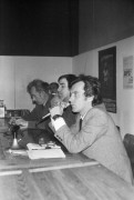 Wrzesień lub październik 1981, Gdańsk, Polska..
Konferencja prasowa BIPS (Biuro Informacji Prasowej Solidarność) podczas I Krajowego Zjazdu Delegatów NSZZ „Solidarność”. Na zdjęciu m.in. Jan Kułaj, działacz rolniczej Solidarności.
Fot. NN, zbiory Ośrodka KARTA, udostępnił Krzysztof Frydrych.