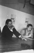 Wrzesień lub październik 1981, Gdańsk, Polska..
Konferencja prasowa BIPS (Biuro Informacji Prasowej Solidarność) podczas I Krajowego Zjazdu Delegatów NSZZ „Solidarność”. Na zdjęciu Lech Wałęsa i Janusz Onyszkiewicz.
Fot. NN, zbiory Ośrodka KARTA, udostępnił Krzysztof Frydrych.
