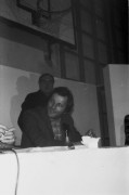 Wrzesień lub październik 1981, Gdańsk, Polska..
Konferencja prasowa BIPS (Biuro Informacji Prasowej Solidarność) podczas I Krajowego Zjazdu Delegatów NSZZ „Solidarność”. Na zdjęciu Jan Rulewski.
Fot. NN, zbiory Ośrodka KARTA, udostępnił Krzysztof Frydrych.
