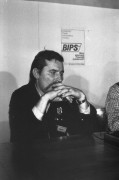 Wrzesień lub październik 1981, Gdańsk, Polska..
Konferencja prasowa BIPS (Biuro Informacji Prasowej Solidarność) podczas I Krajowego Zjazdu Delegatów NSZZ „Solidarność”. Na zdjęciu Lech Wałęsa.
Fot. NN, zbiory Ośrodka KARTA, udostępnił Krzysztof Frydrych.
