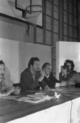 Wrzesień lub październik 1981, Gdańsk, Polska..
Konferencja prasowa BIPS (Biuro Informacji Prasowej Solidarność) podczas I Krajowego Zjazdu Delegatów NSZZ „Solidarność”. Na zdjęciu Jan Rulewski.
Fot. NN, zbiory Ośrodka KARTA, udostępnił Krzysztof Frydrych.
