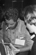 1.10.1981, Gdańsk, Polska..
Obrady I Krajowego Zjazdu Delegatów NSZZ „Solidarność”. Andrzej Gwiazda z kartką przypiętą do kieszeni koszuli: 