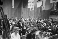 1.10.1981, Gdańsk, Polska..
Obrady I Krajowego Zjazdu Delegatów NSZZ „Solidarność”, delegaci na sali obrad.
Fot. NN, zbiory Ośrodka KARTA, udostępnił Krzysztof Frydrych.
