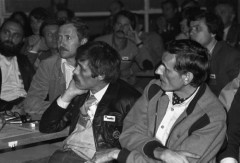 1.10.1981, Gdańsk, Polska..
Obrady I Krajowego Zjazdu Delegatów NSZZ „Solidarność”, siedzą od prawej: Zbigniew Romaszewski, Wiktor Nagórski i Janusz Onyszkiewicz.
Fot. NN, zbiory Ośrodka KARTA, udostępnił Krzysztof Frydrych.

