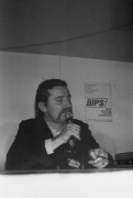 Wrzesień lub październik 1981, Gdańsk, Polska..
Konferencja prasowa BIPS (Biuro Informacji Prasowej Solidarność) podczas I Krajowego Zjazdu Delegatów NSZZ „Solidarność”. Na zdjęciu Lech Wałęsa.
Fot. NN, zbiory Ośrodka KARTA, udostępnił Krzysztof Frydrych.
