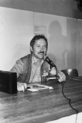 Wrzesień lub październik 1981, Gdańsk, Polska..
Konferencja prasowa BIPS (Biuro Informacji Prasowej Solidarność) podczas I Krajowego Zjazdu Delegatów NSZZ „Solidarność”. Na zdjęciu Janusz Onyszkiewicz.
Fot. NN, zbiory Ośrodka KARTA, udostępnił Krzysztof Frydrych.
