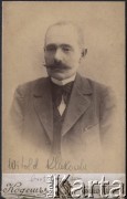 1870-1880, Kamieniec Podolski, Ukraina, Rosja.
Witold Klukowski, syn Emilii z domu Okołów i Szczepana Klukowskiego, brat Jordana (ojca Zygmunta Klukowskiego).
Fot. Kodesz, zbiory Ośrodka KARTA, udostępniła Joanna Majewska